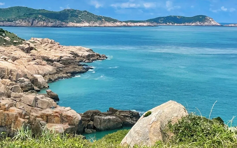 看着大海，想了很多